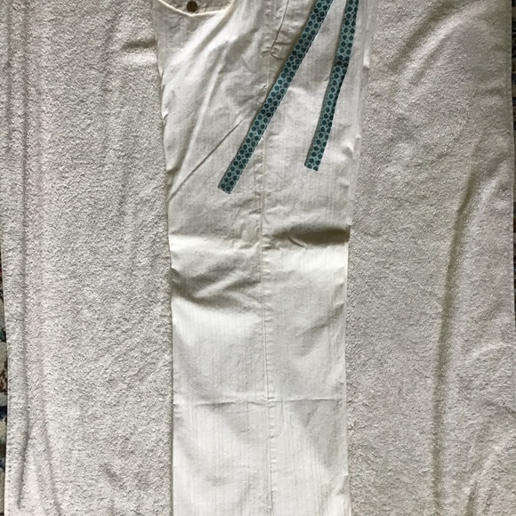 GAP White Women Jeans with Blue Accents - Picture 8 of 15